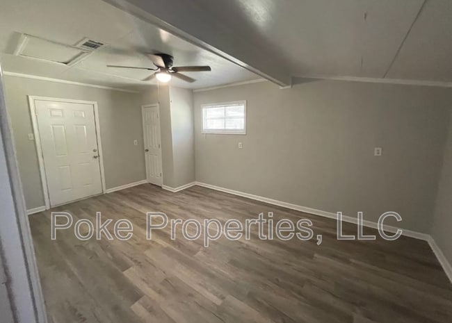 Photo - 1609 Clover Dr
