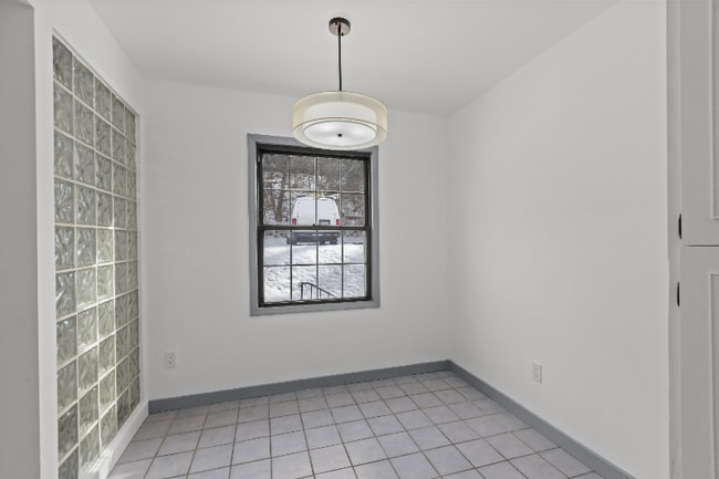 Photo - 546 Carriage Cir