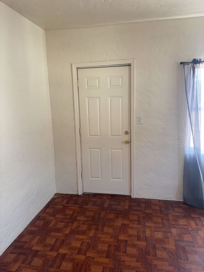 Photo - 204 W Kelso St