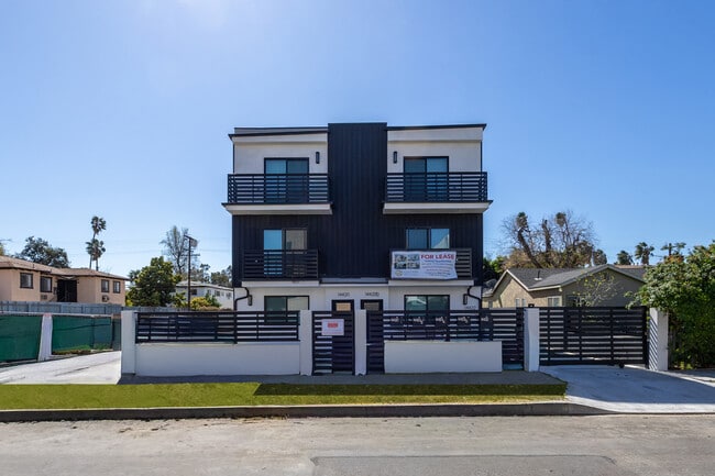 Photo - 14420 Tiara St Unit 14420 1/4