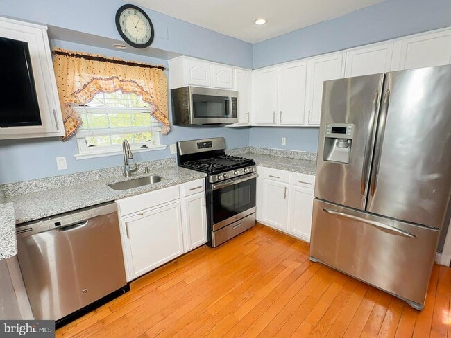 Photo - 3217 St Lukes Ln