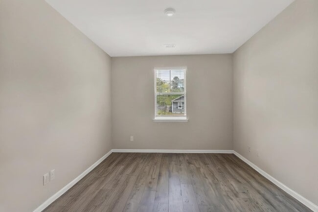 Photo - 376 Brennan Dr