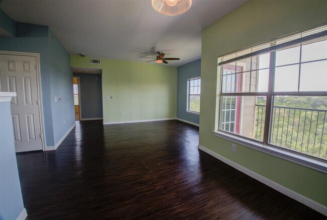 Photo - 2320 Gracy Farms Ln Unit 1434