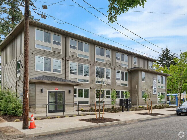 Building Photo - Cardy on Woodstock Rental
