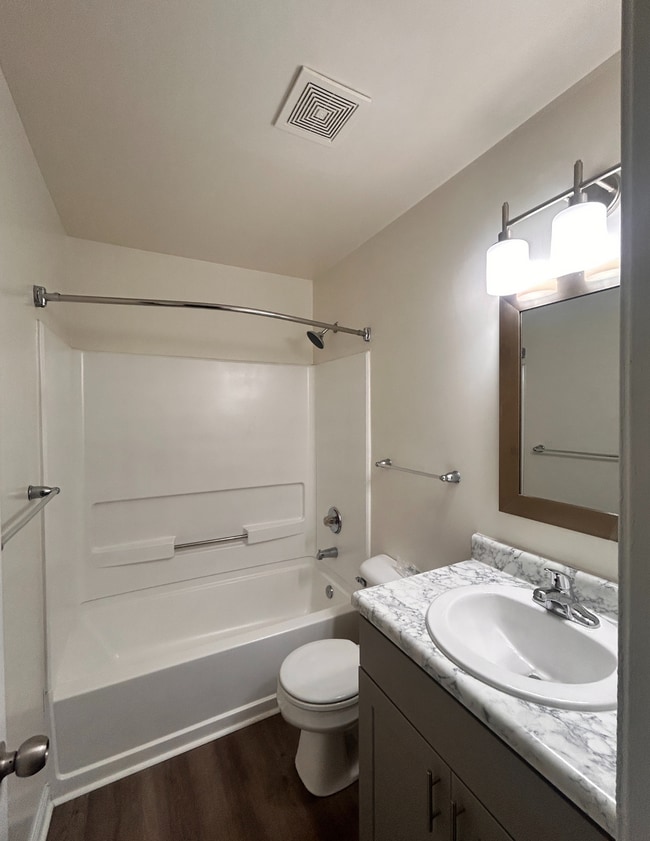 Building Photo - 1251 Fords Pointe Cir