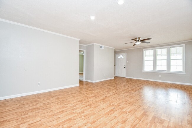 Photo - 1907 Lafferty Rd