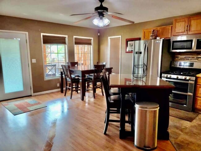 Photo - 4616 Peck Dr