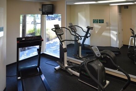 Photo - Twin Dolphin/Creekside