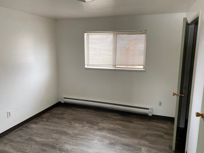 2-Bed 1-Bath Green Leaf Apartments