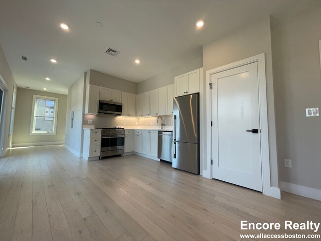 187 Green St Unit 405