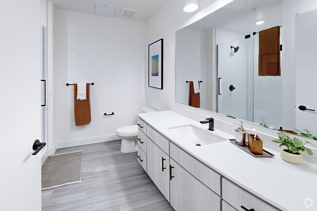 Studio - 575SF - Bathroom - Ironworks on Fox