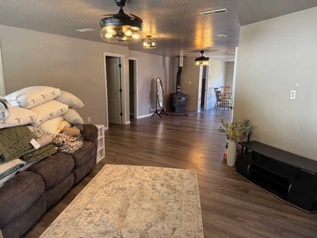 Photo - Country Home, 4 bed/2bath short term rental