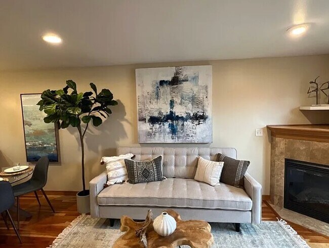 Photo - 9237 17th Ave SW
