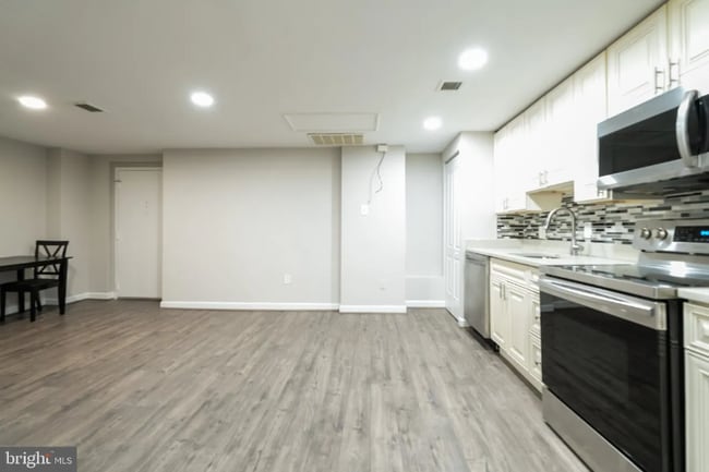 Photo - 4707 Connecticut Ave NW Unidad Apt 104