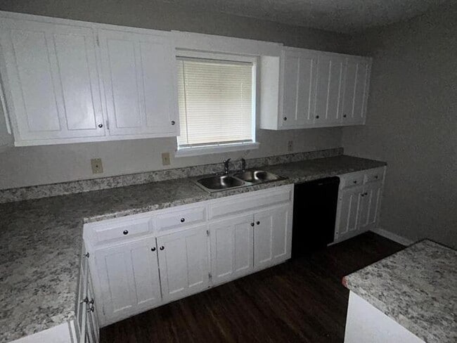 Photo - 5711 E 33rd Ct