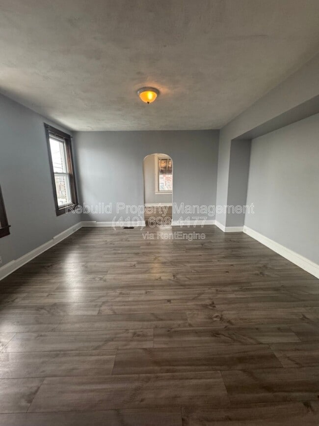 Photo - 2867 Lake Ave