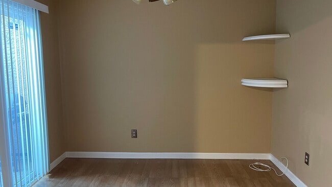 Photo - Beautiful 2 bedroom 1.5 Bathroom with atta...