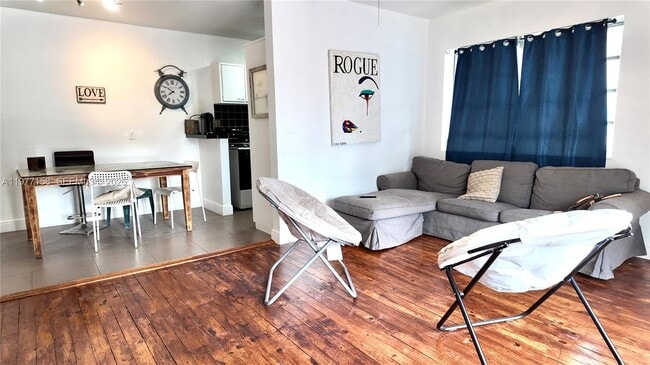 Photo - 945 Meridian Ave Unit 14