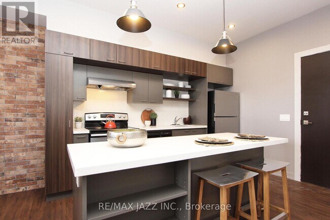 Photo - 201 - 14 1/2 KING STREET E Unit 201
