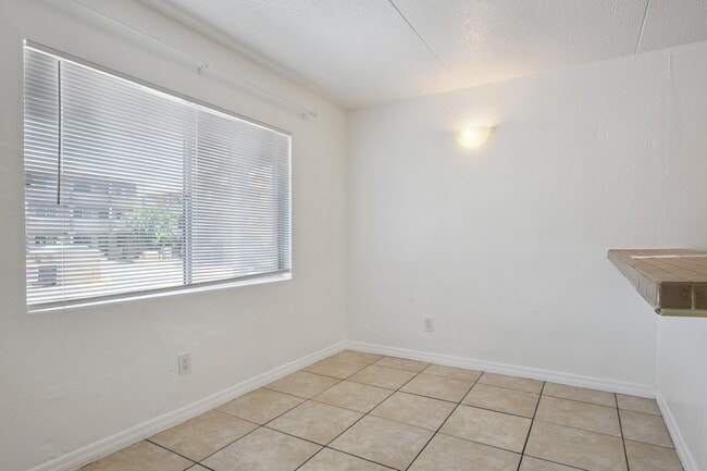 Photo - 415 N Halifax Ave