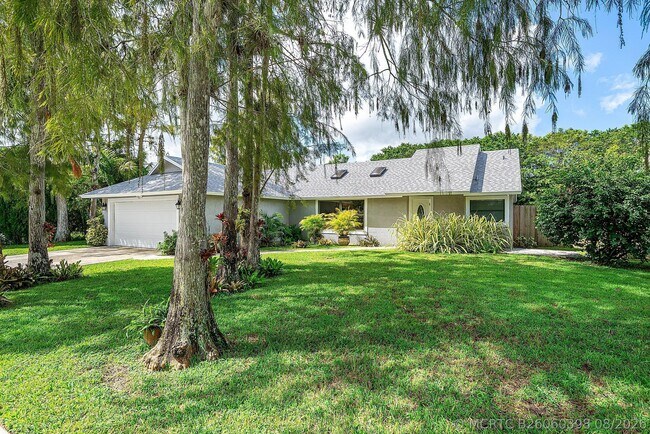 Photo - 1252 Raintree Ln