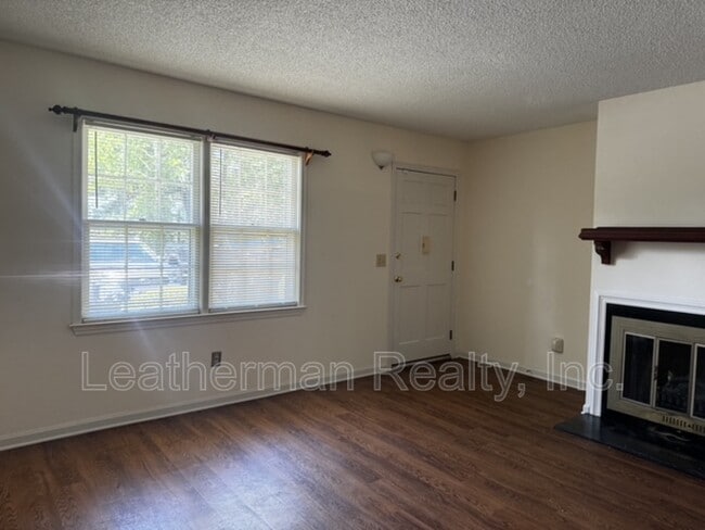 Photo - 738 Coventry Ln