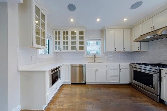 Photo - 102 Beacon St Unit 2