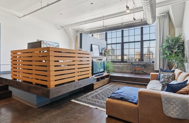 Photo - 500 Robert St N Unidad 608