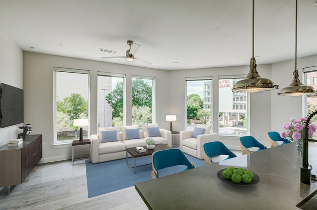 Photo - Spacious & Stylish Apt in Prime Galleria Area Unit ARO3