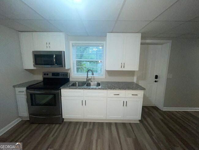 Photo - 310 Harris Manor Dr SW Unit B