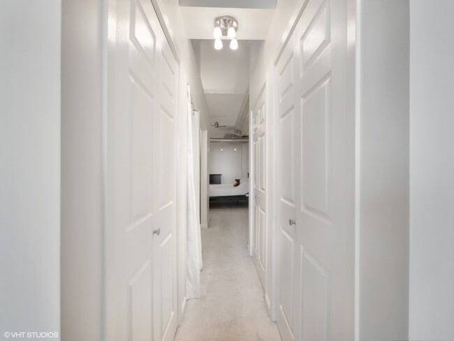 Hallway from Living Room to Bedroom - 3323 N Paulina St Unit 4G