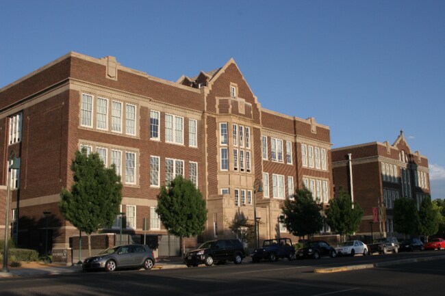 Photo - 100 Broadway Blvd NE Unit 102