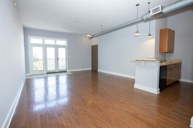 Photo - Beautiful condo in the heart of Atlanta!- Move-In Ready!