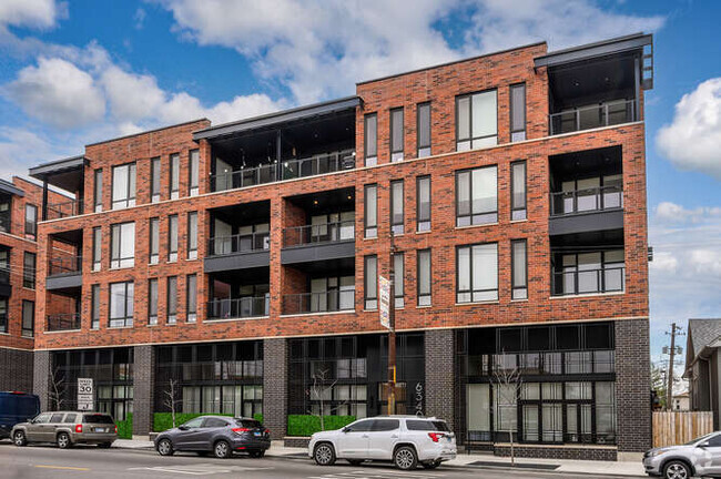 Building Photo - 6340 W Belmont Ave Unit 102 Rental