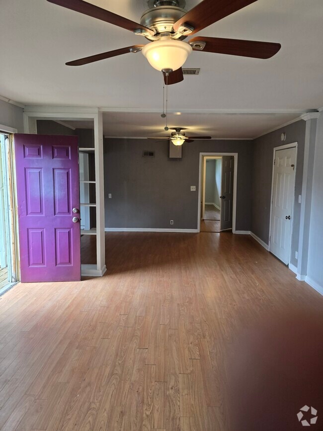 Building Photo - 207 Moncrief Ave Unit a Rental