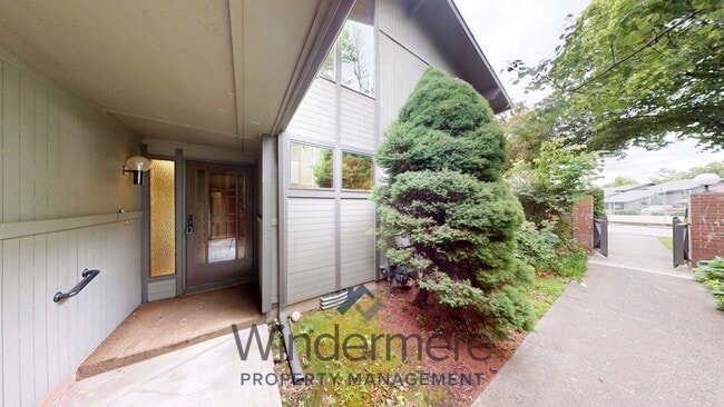 601 Village Way