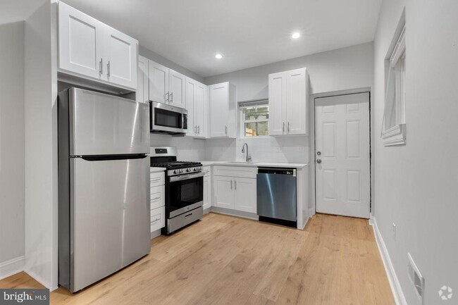 Building Photo - 1509 N 54th St Unit 1st Floor A Rental