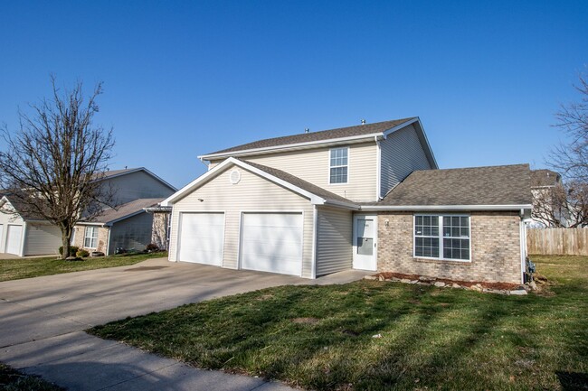 Building Photo - 3501-3503 Marquis Unit 3501 Marquis Ct.