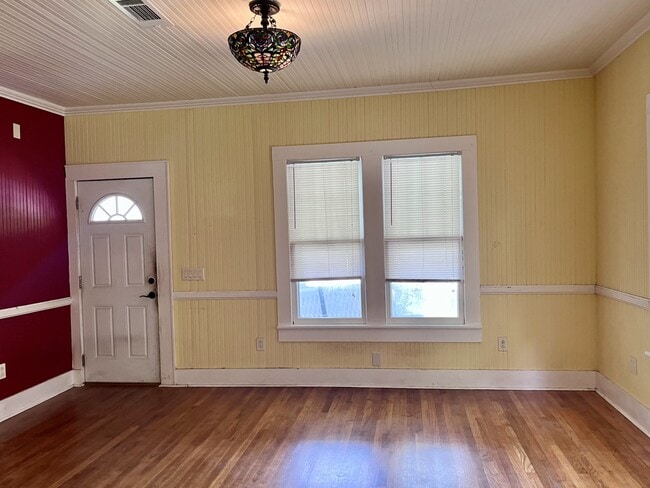 Photo - 208 Donaldson St