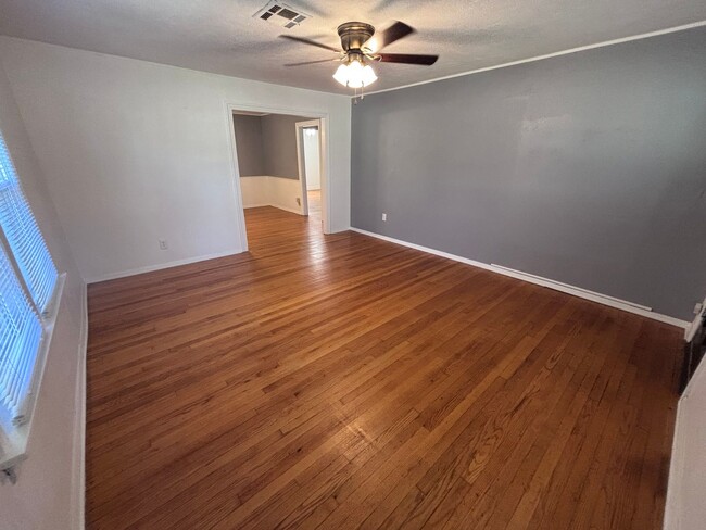 Photo - 2-bedroom 1 bathroom house with garage and...