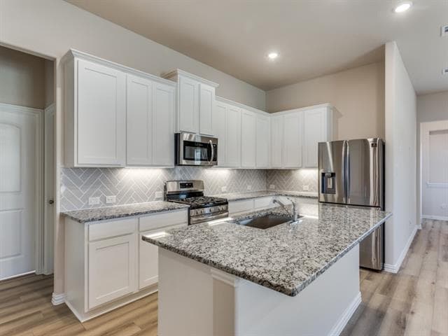 Photo - 529 Brozgold Ave