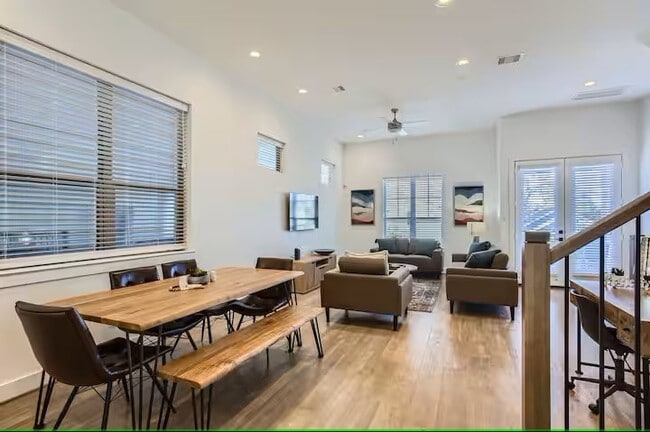 Photo - 1528 Chestnut St