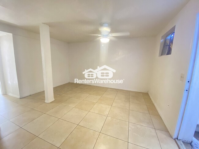 Photo - 325 S Pioneer