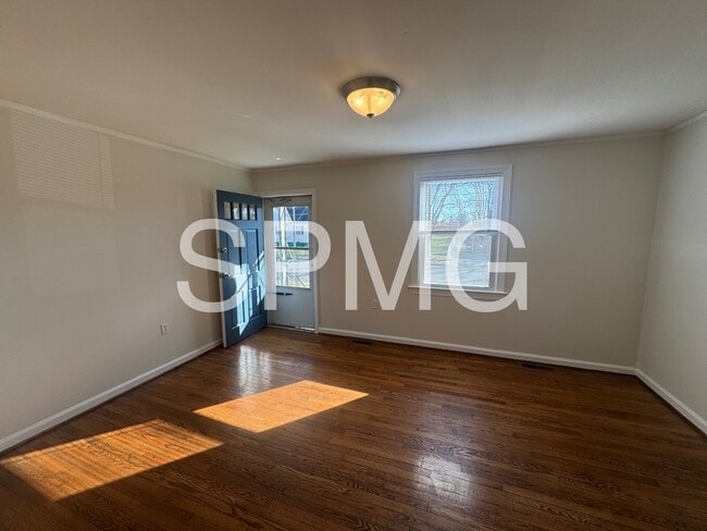 Photo - 3126 Yardley Dr NW