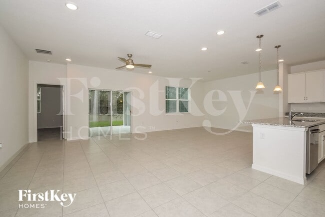 Photo - 320 Corbel Ln