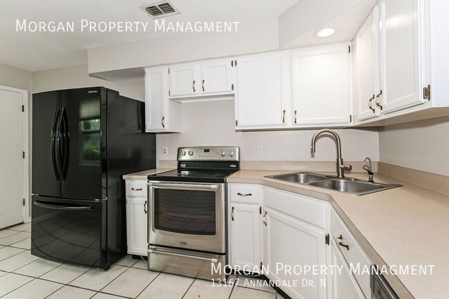 Photo - 13167 Annandale Dr N