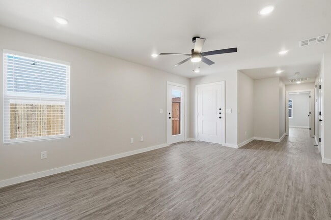 Photo - Spacious 3 Bed, 2 Bath Duplexes Near the Data Center