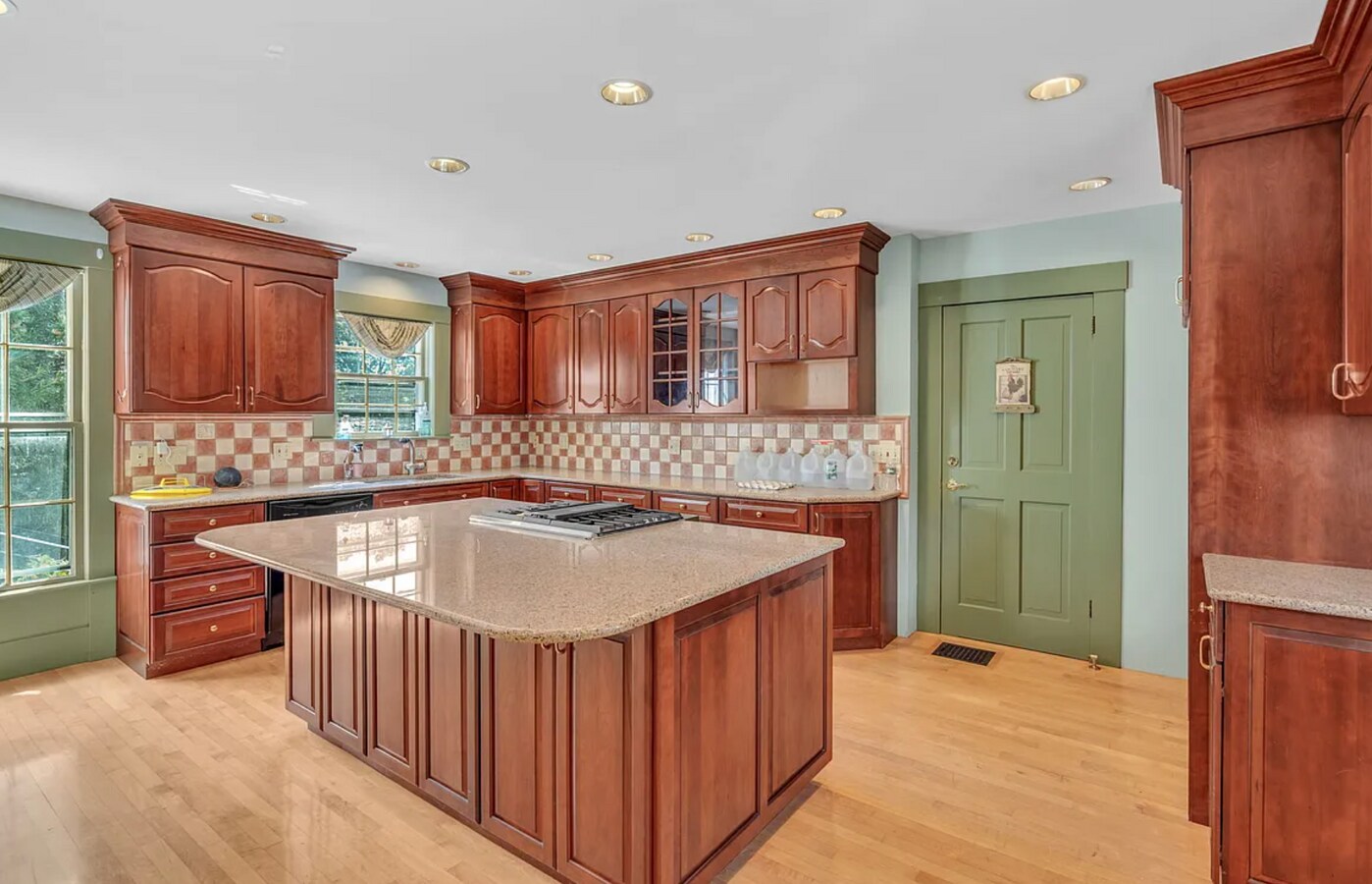 Photo - 344 Lowell St