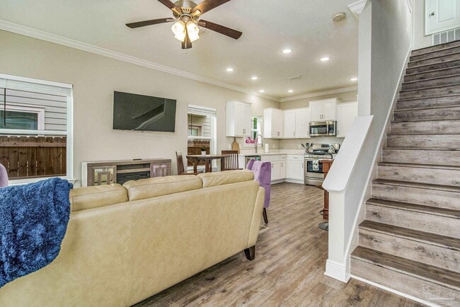 Photo - 1002 W Main St