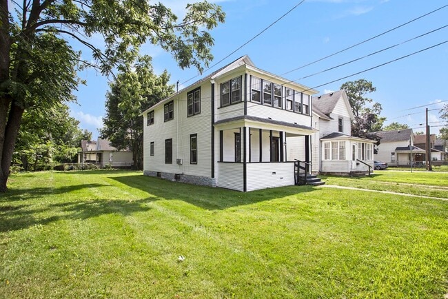 Photo - 198 Lathrop Ave
